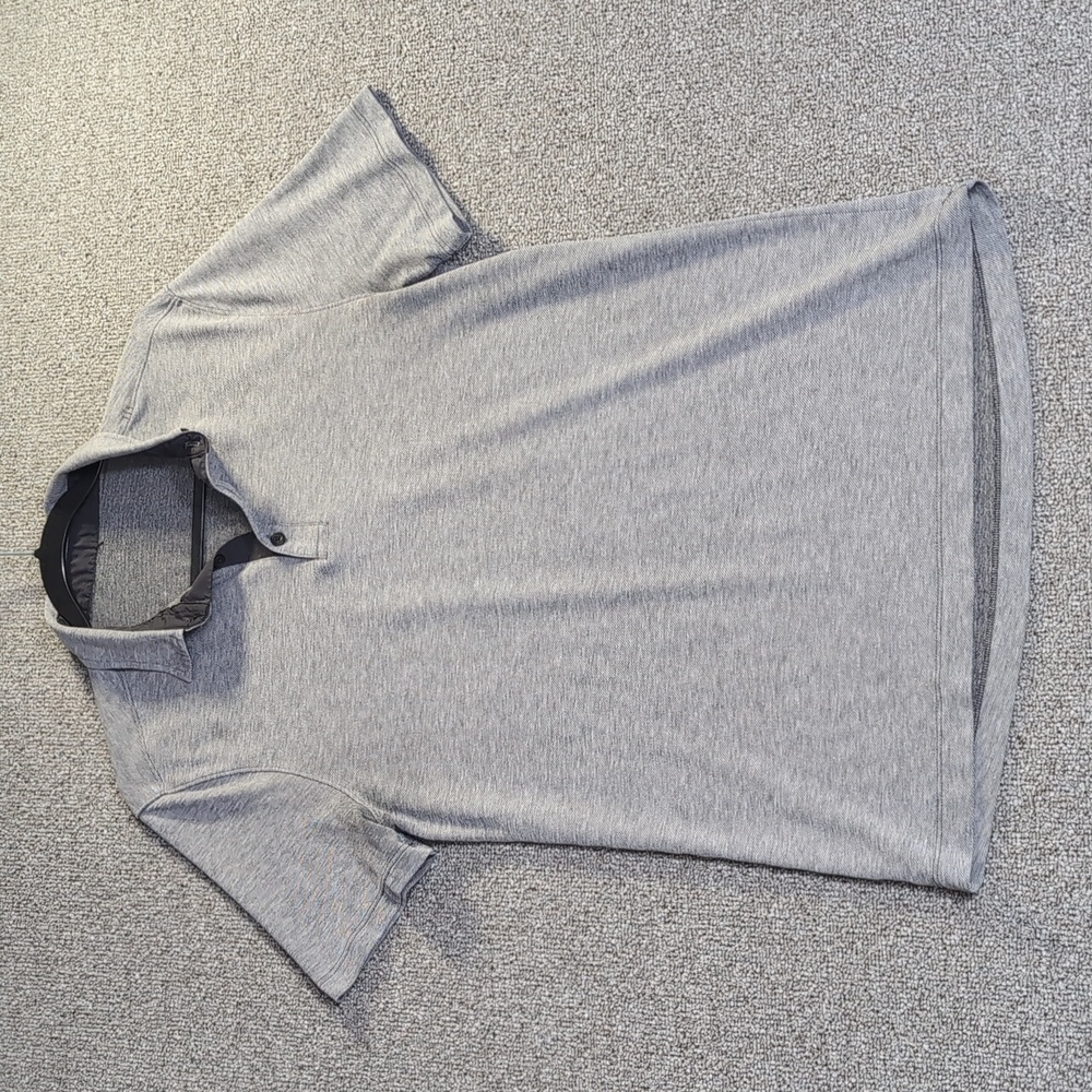 Lululemon Evolution Polo Shirt Size Small in Heathered Gray